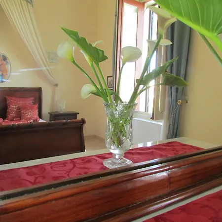 לינה וארוחת בוקר Li Putti Luxury גלטונה